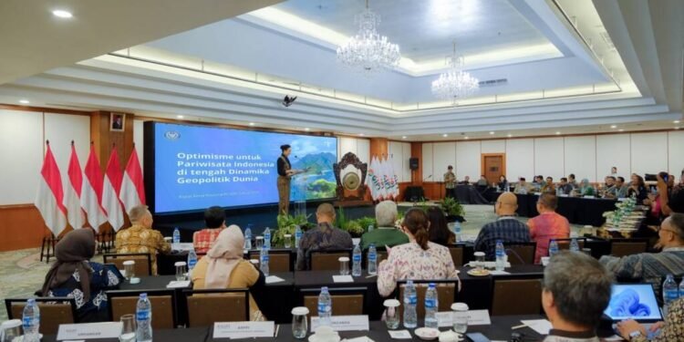 Menpar dan GIPI Bahas Daya Saing Pariwisata di Tengah Gejolak Global