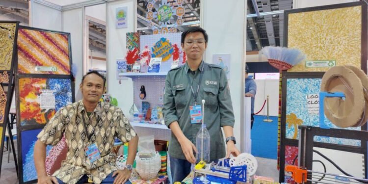 Inovasi Daur Ulang Berbasis Mekatronika, Mahasiswa ATMI Cikarang Olah Plastik Jadi Karya